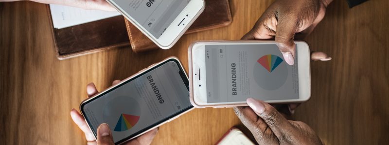 brainstorming-branding-businesspeople-1162968